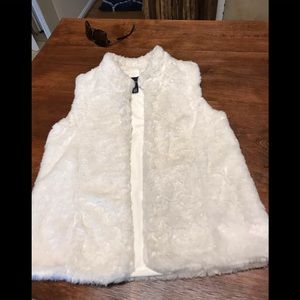 Gap Kids Girl’s White Faux Fur Vest